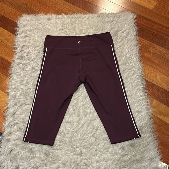 Zyia active plum and white logo stripe light n tight hi rise crop 17” - Picture 3 of 4